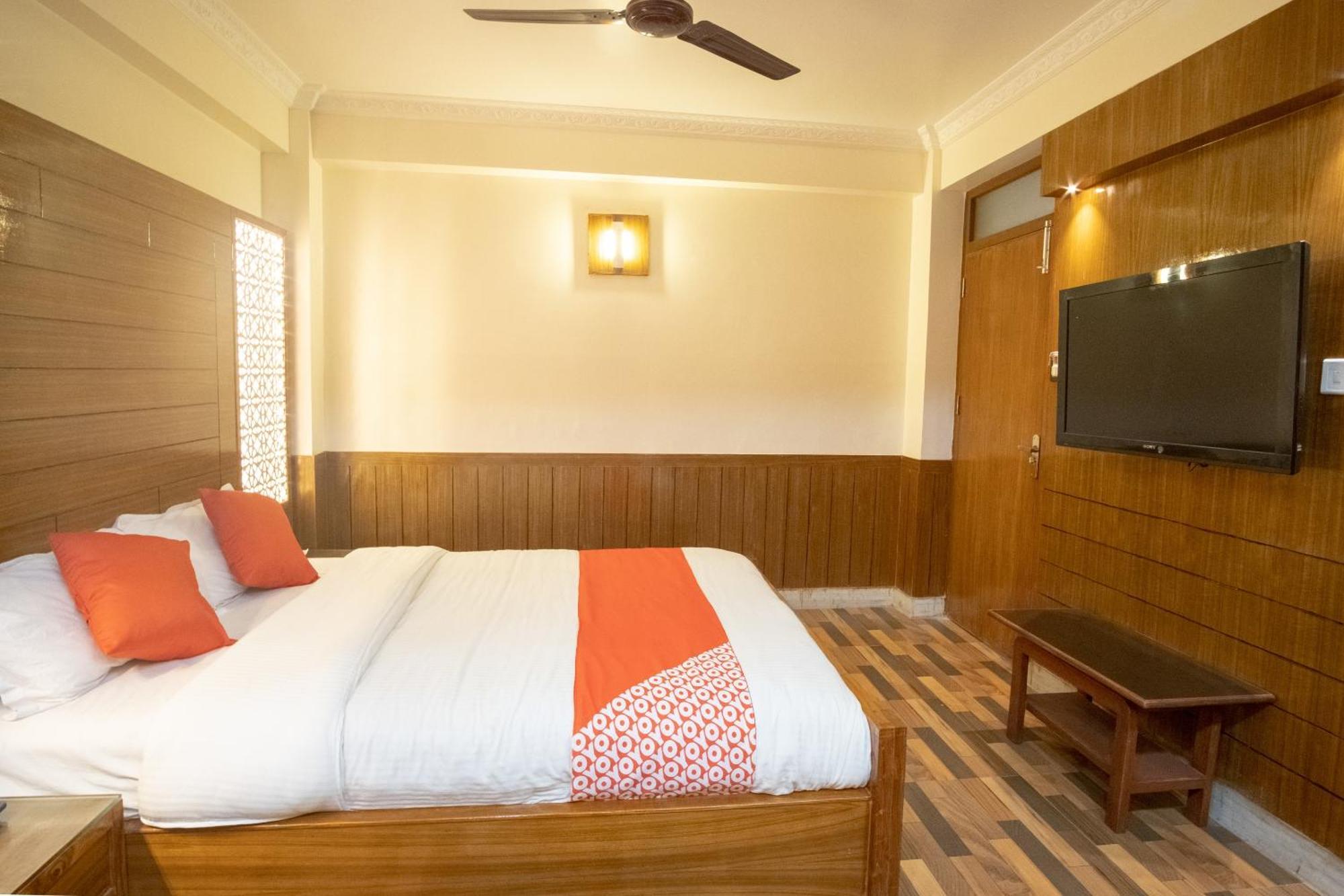 Oyo 304 Hotel Manama Balaju Zewnętrze zdjęcie
