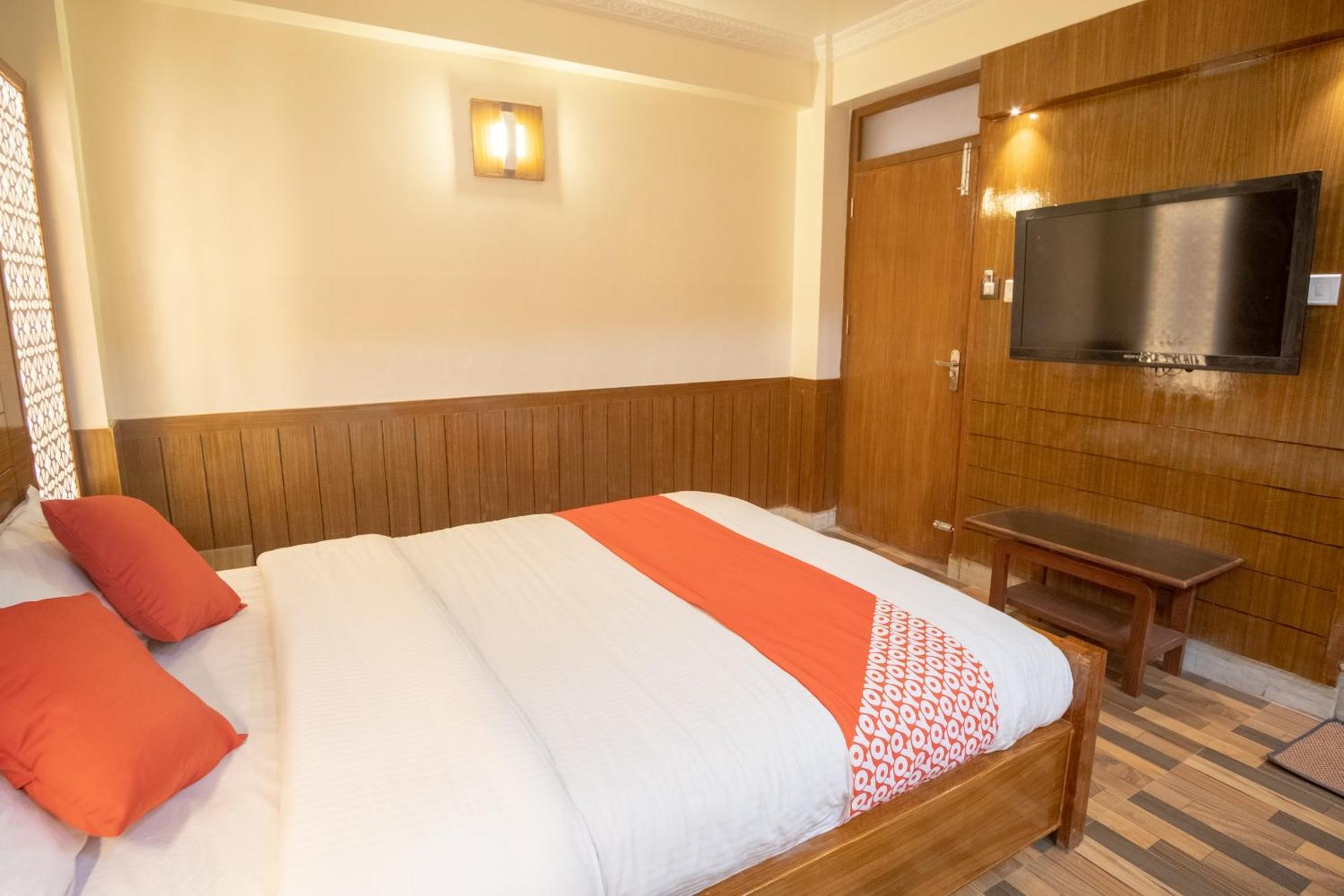 Oyo 304 Hotel Manama Balaju Zewnętrze zdjęcie