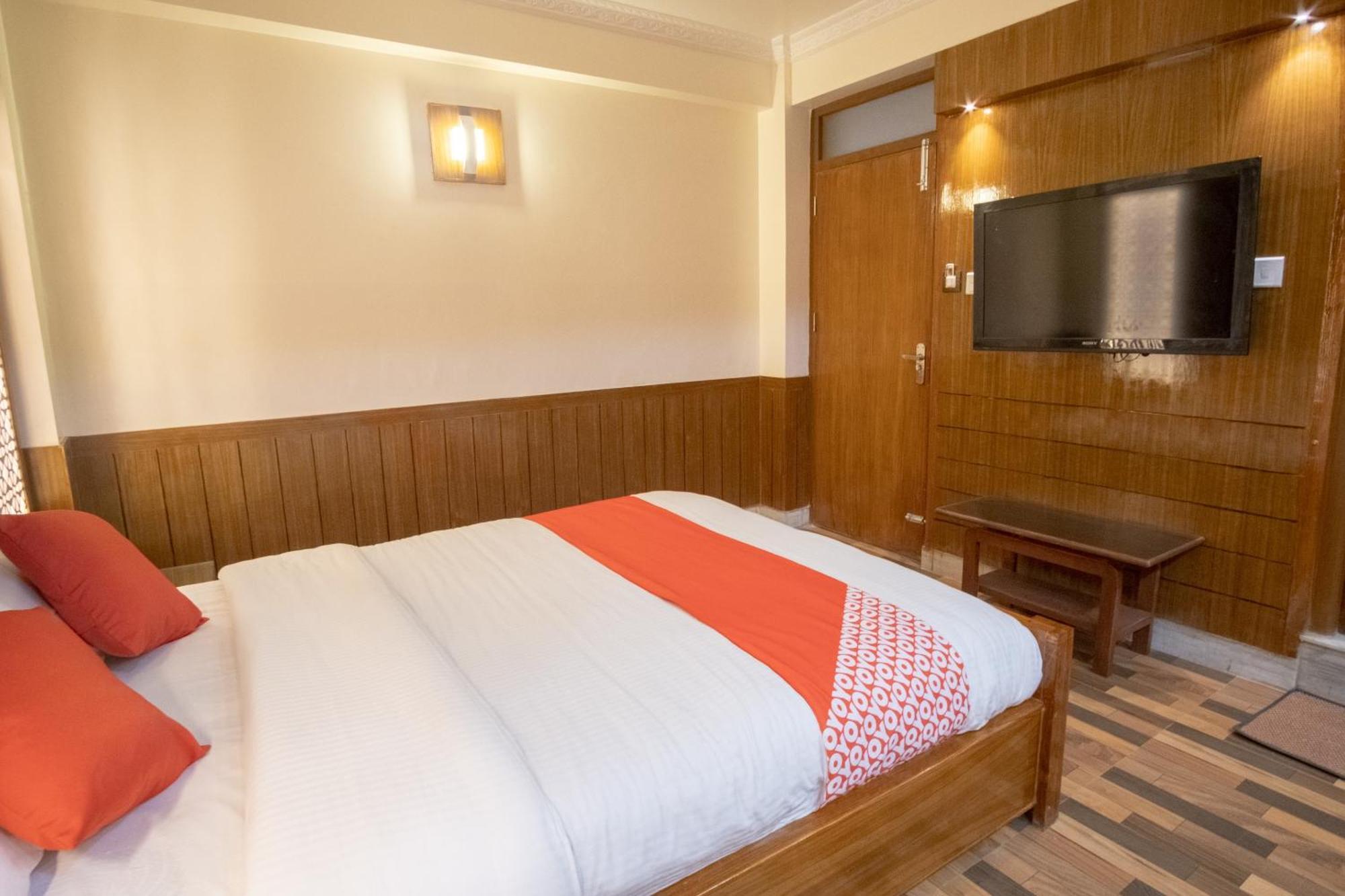 Oyo 304 Hotel Manama Balaju Zewnętrze zdjęcie