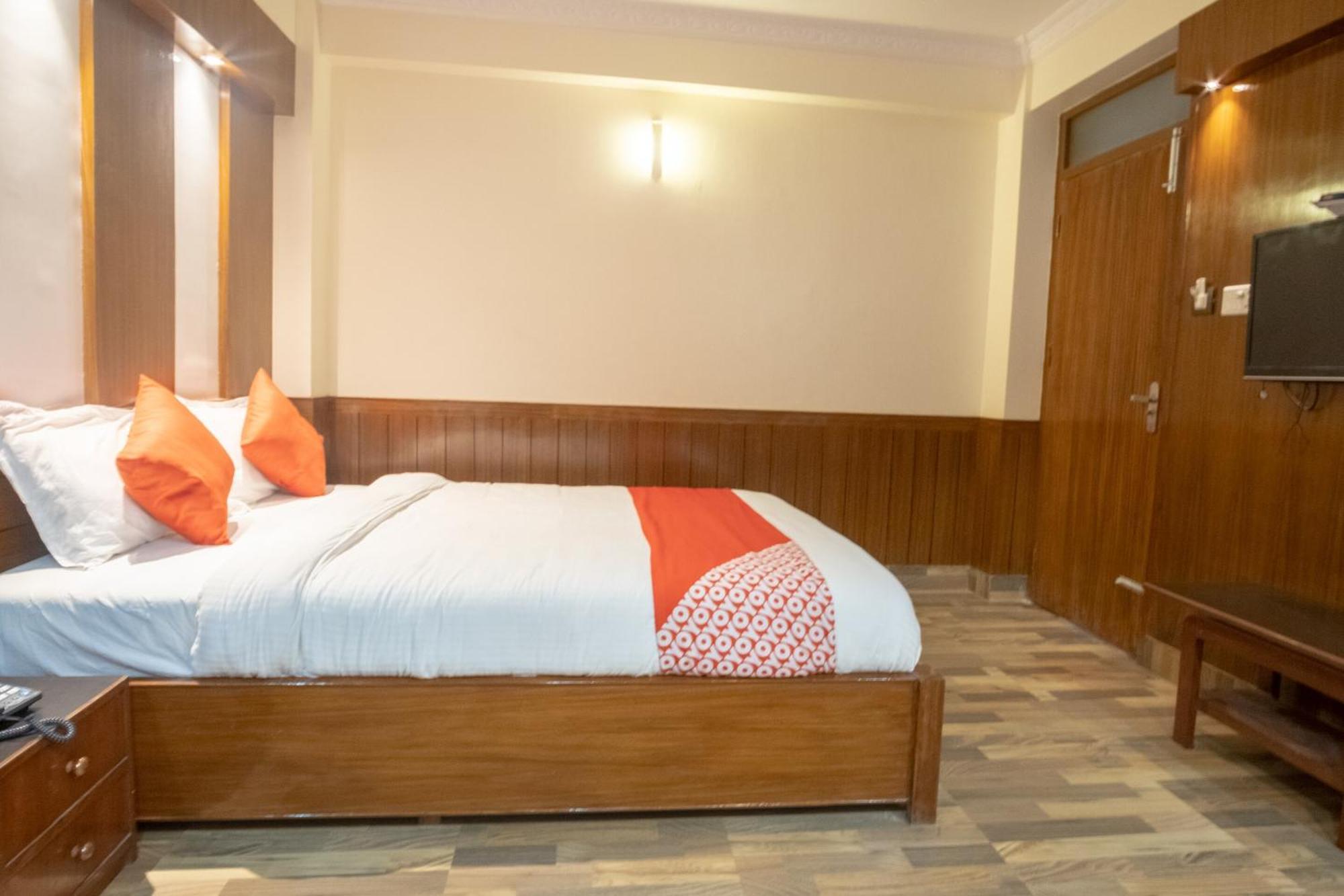 Oyo 304 Hotel Manama Balaju Zewnętrze zdjęcie