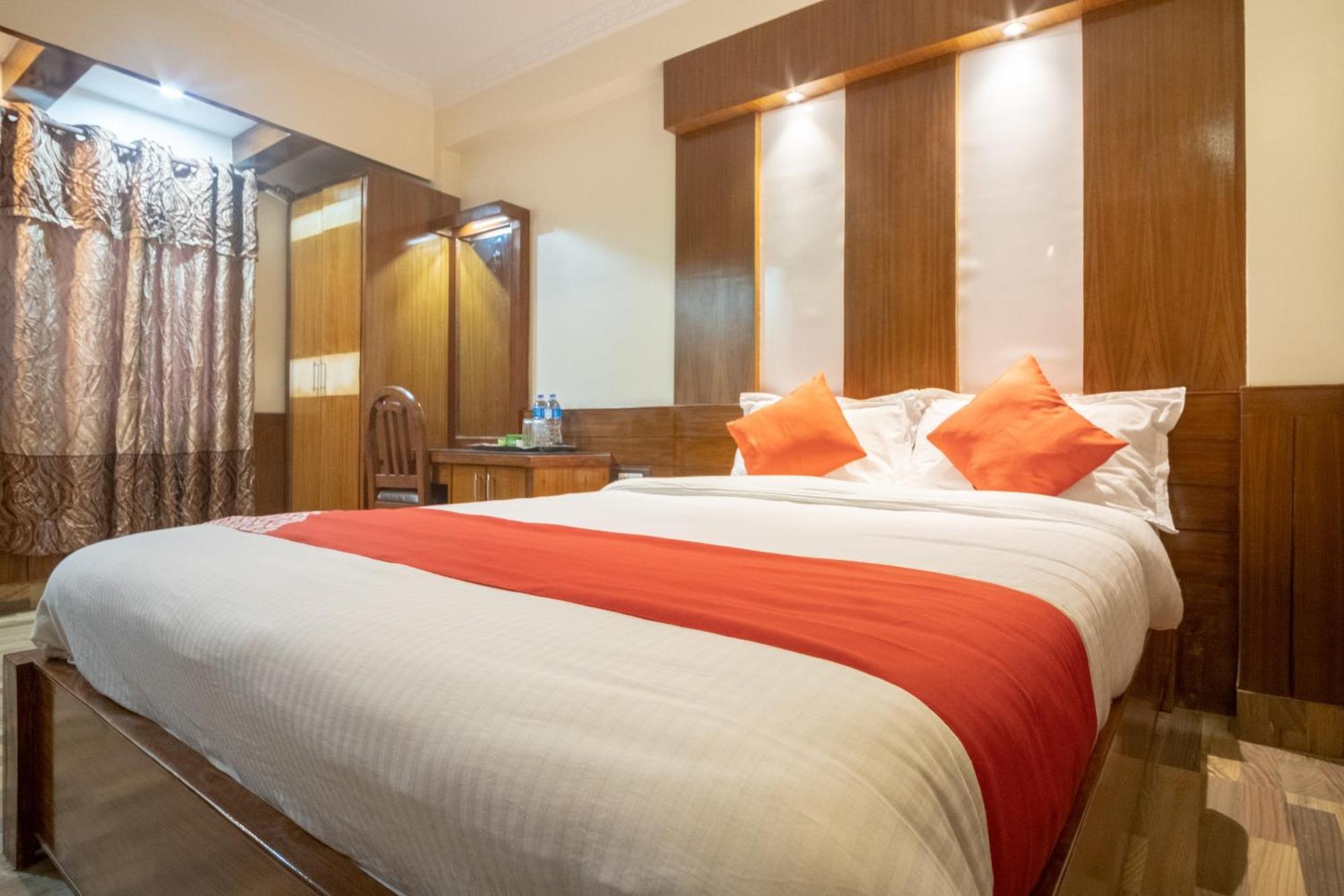 Oyo 304 Hotel Manama Balaju Zewnętrze zdjęcie