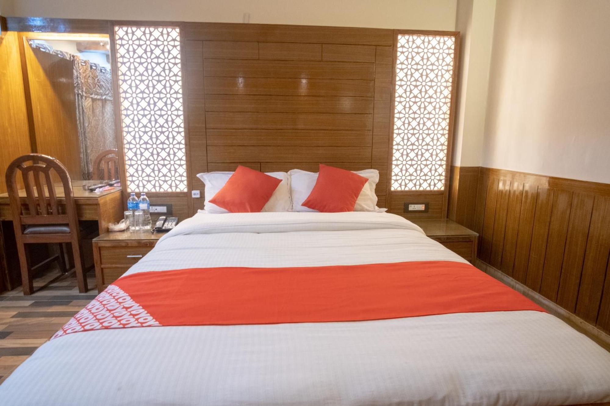 Oyo 304 Hotel Manama Balaju Zewnętrze zdjęcie